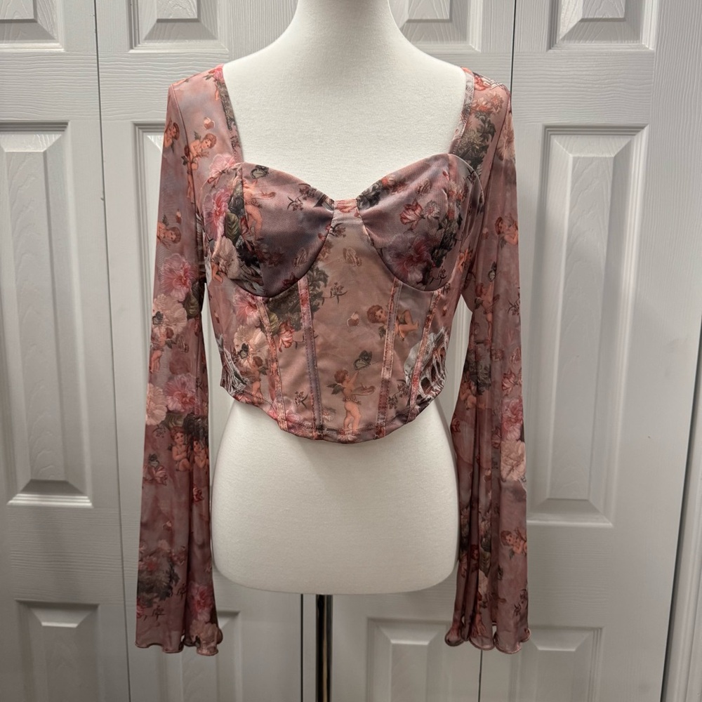 SHEIN Privé Angel and Floral Print Sweetheart Neck Trumpet Sleeve Crop Top - Picture 3 of 7